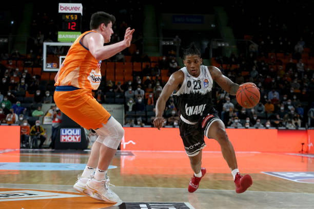 励了许多年 励了许多年