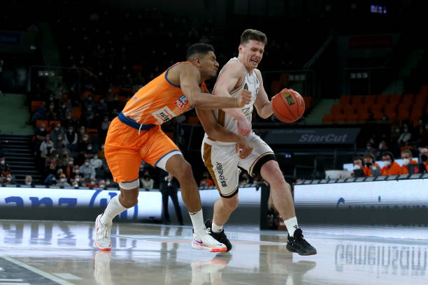 向本赛季更 向本赛季更