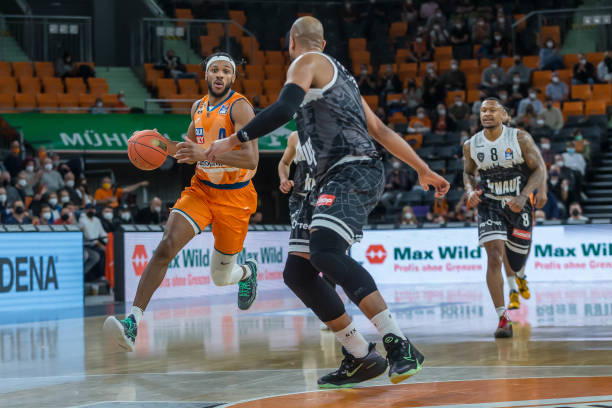 配合常常让 配合常常让